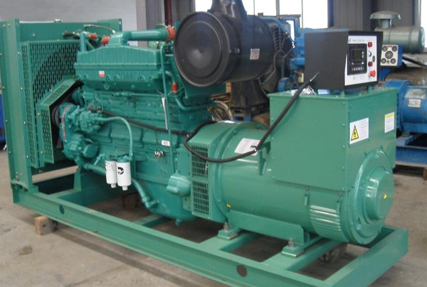 自贡实验室专用静音发电机：稳定输出 380V 电压，精密仪器运行零干扰